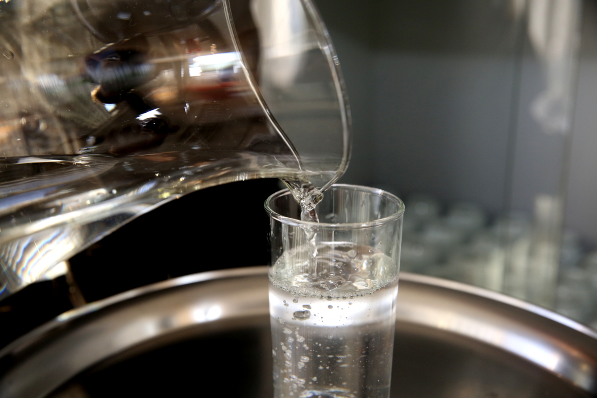 Comissão de Saúde analisa água filtrada gratuita em restaurantes