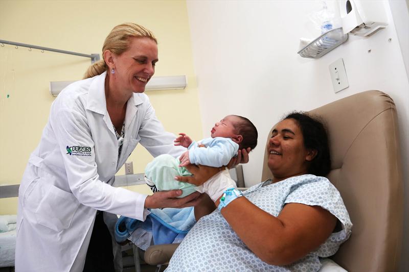 Comissão de Saúde debate presença de doulas no parto