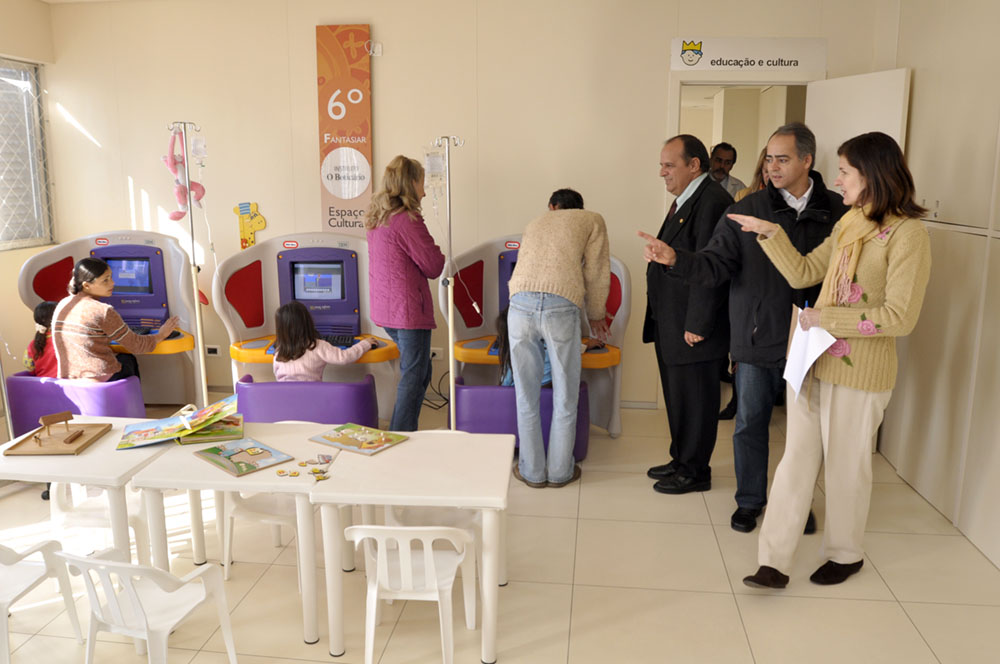 Comissão de Saúde visita Hospital Pequeno Príncipe 