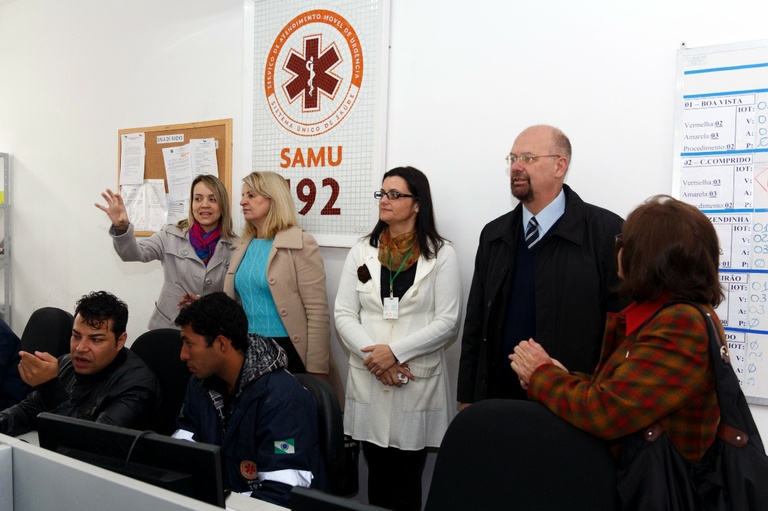 Comissão de Saúde visita Samu e central de leitos de Curitiba