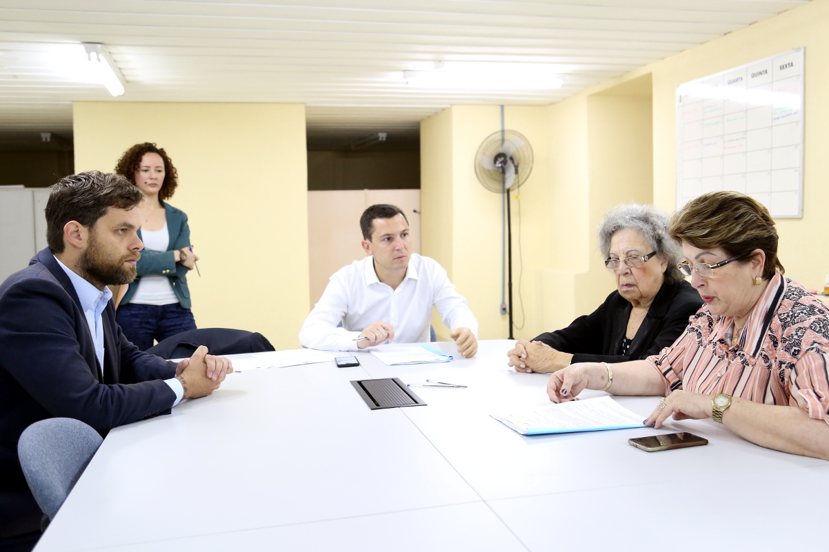 Comissão é a favor de carrinhos de bebê usarem elevadores dos ônibus