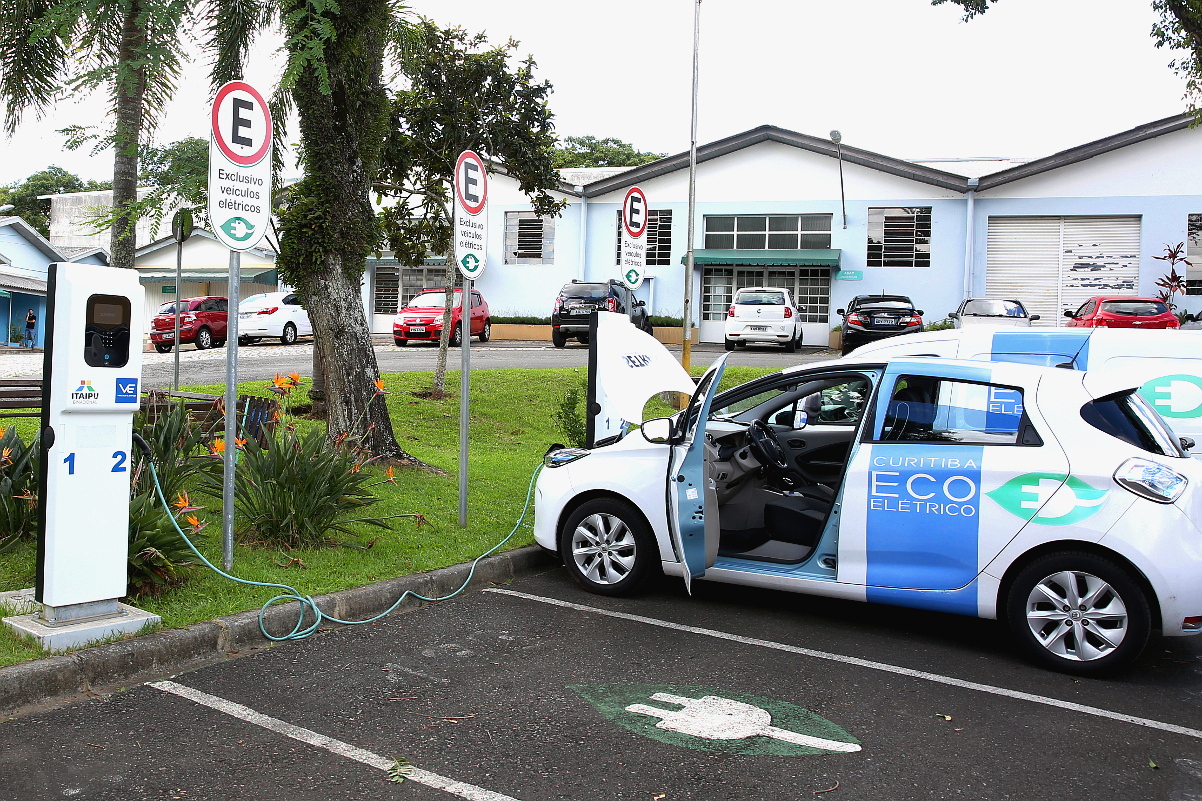 Curitiba terá data para incentivar o uso de veículos elétricos