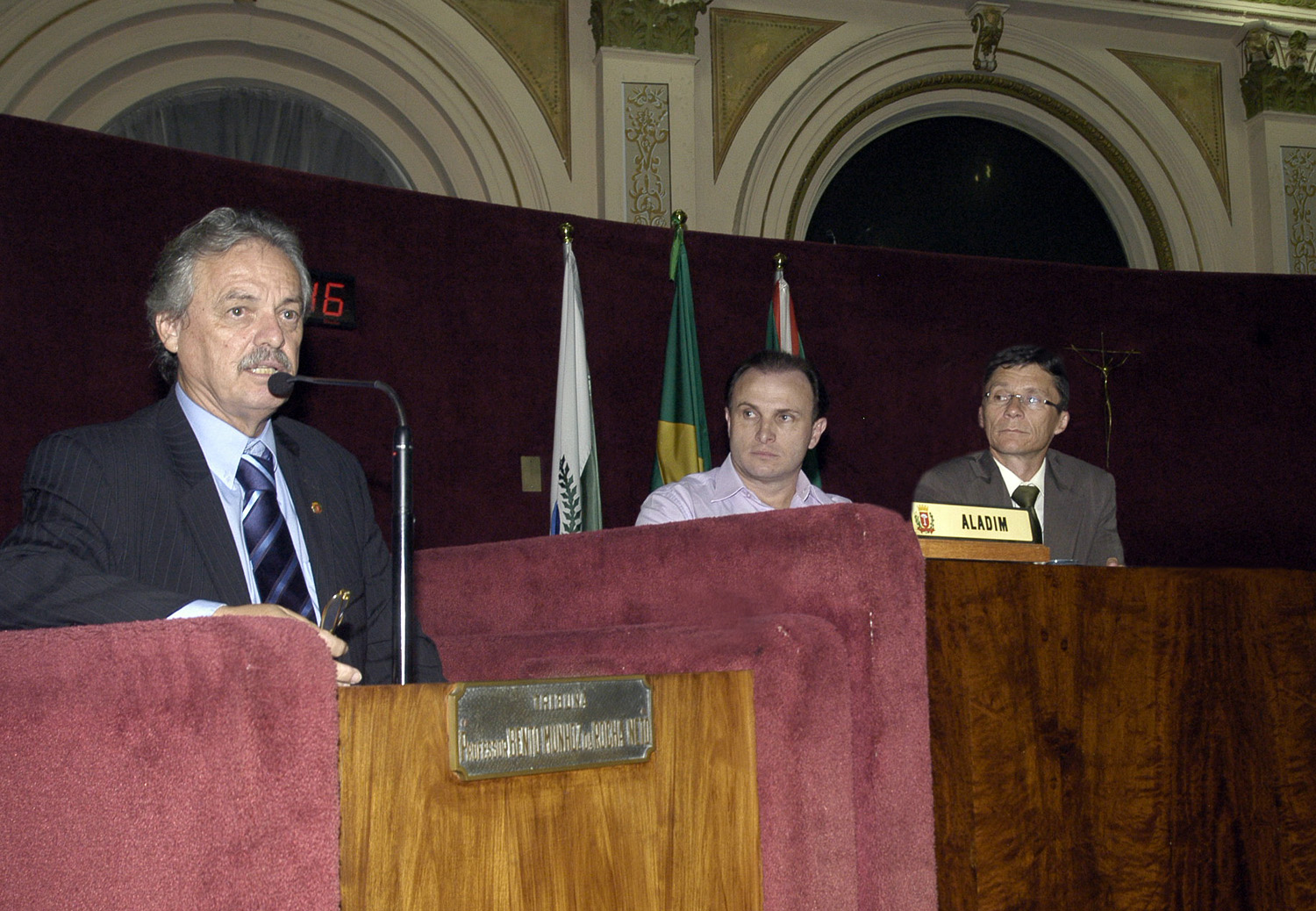 Debatido investimento federal na cidade 