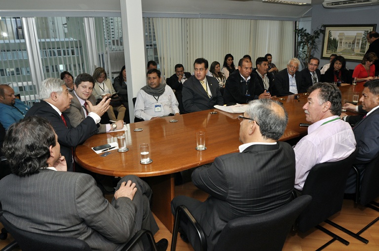 Delegação latino-americana  visita a Câmara de Curitiba 