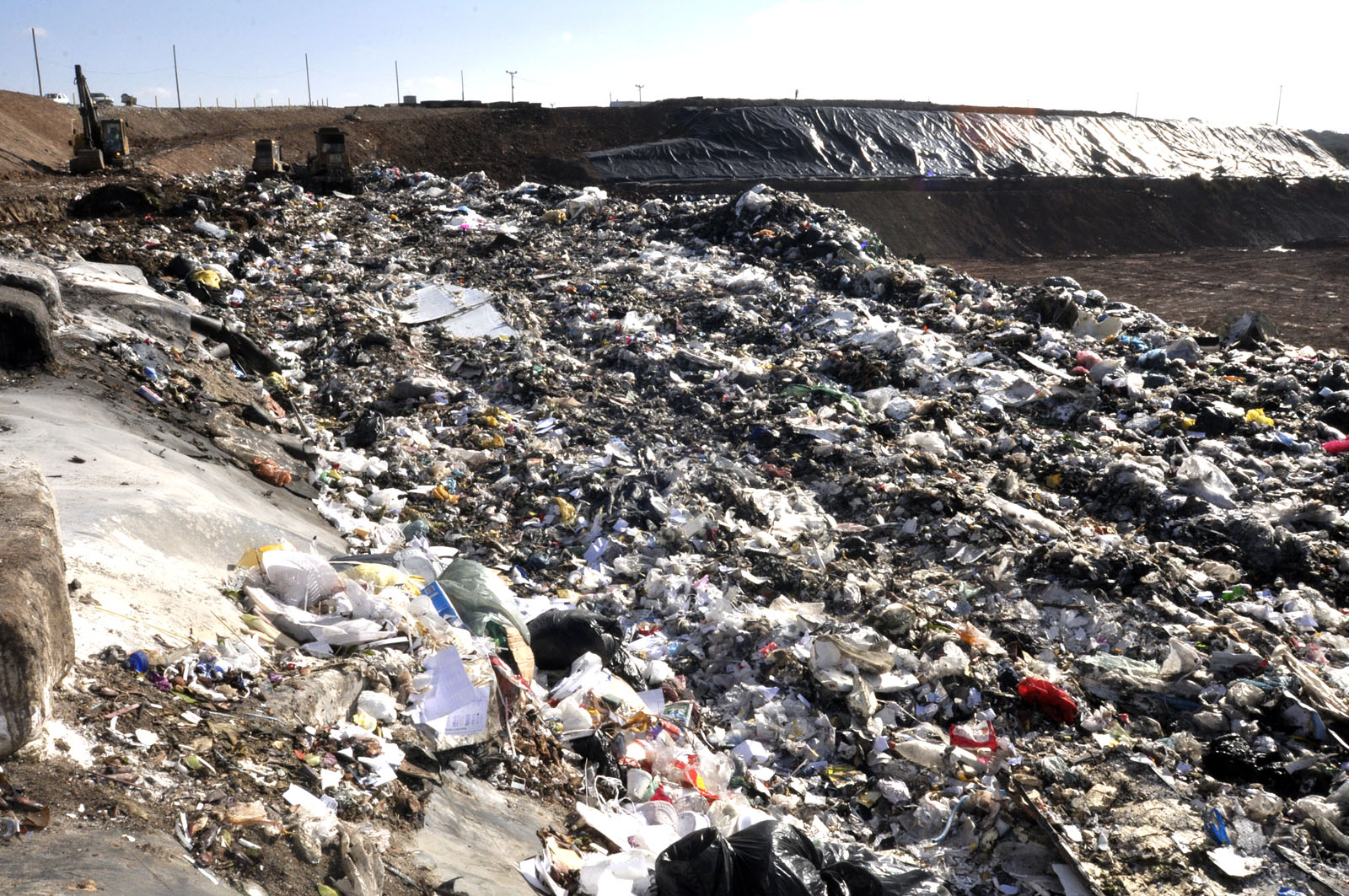 Destino do lixo de Curitiba é tema da Tribuna Livre 