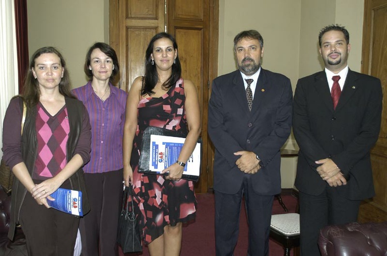 Direção da OAB-Curitiba pede apoio a parlamentares 