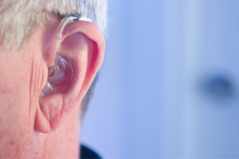 Direitos da PcD: projeto reconhece surdez parcial como deficiência auditiva