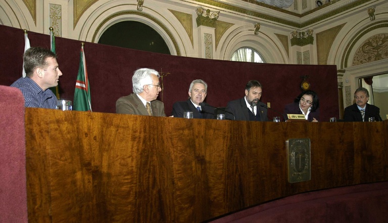 Elias Vidal assume cadeira na Câmara 