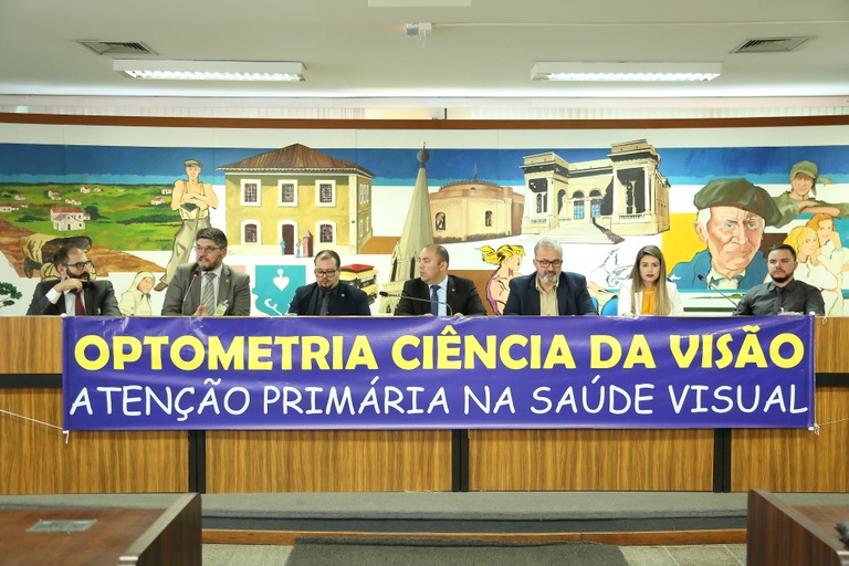 Em audiência, especialistas debatem regulamentação da optometria