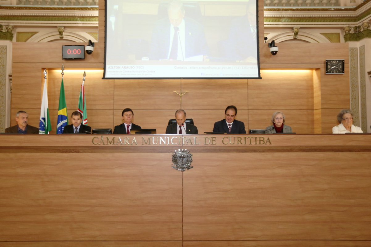 Em sessão solene, CMC entrega prêmio Papa João Paulo II