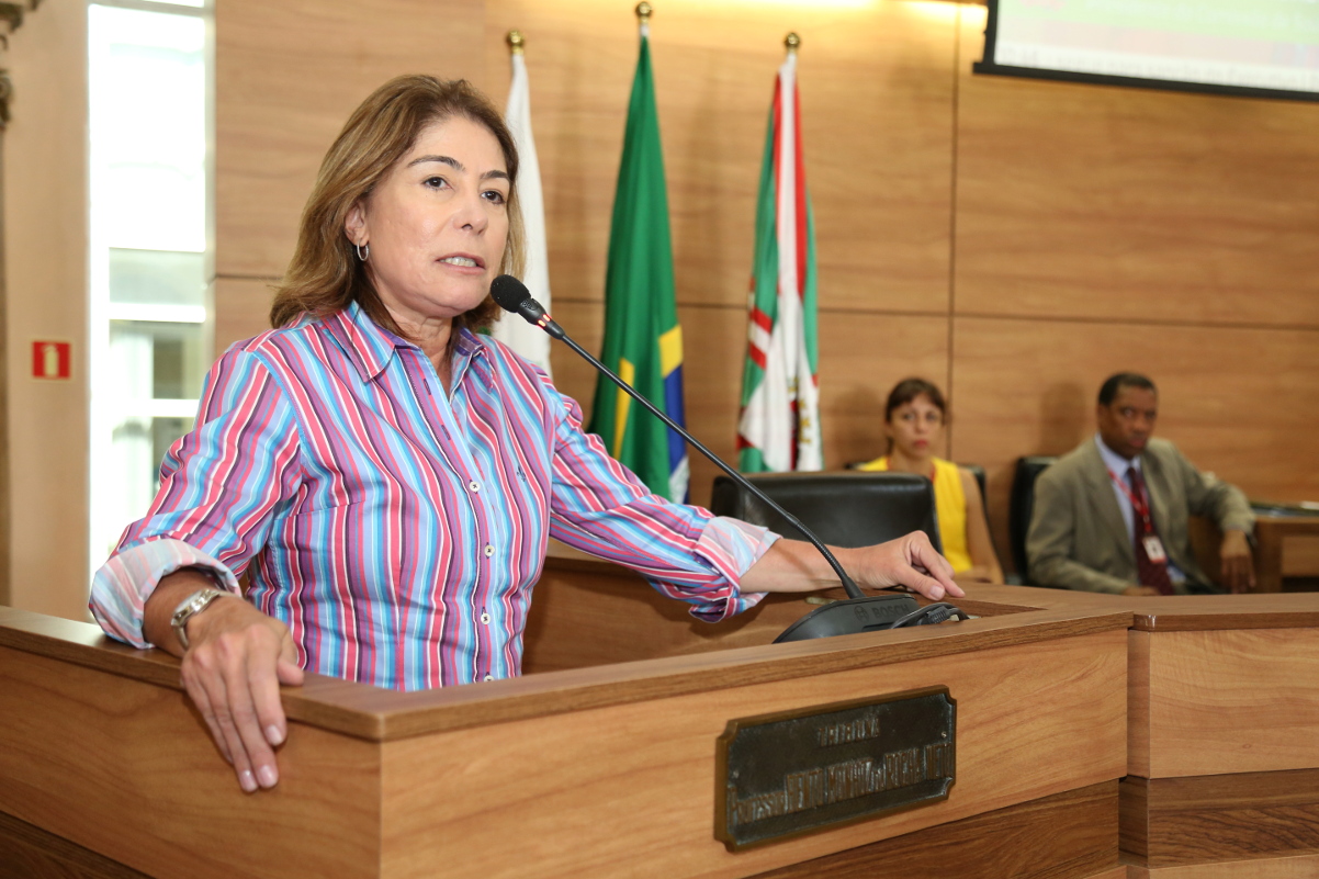 Em votação simbólica, Câmara de Curitiba acata moções de repúdio
