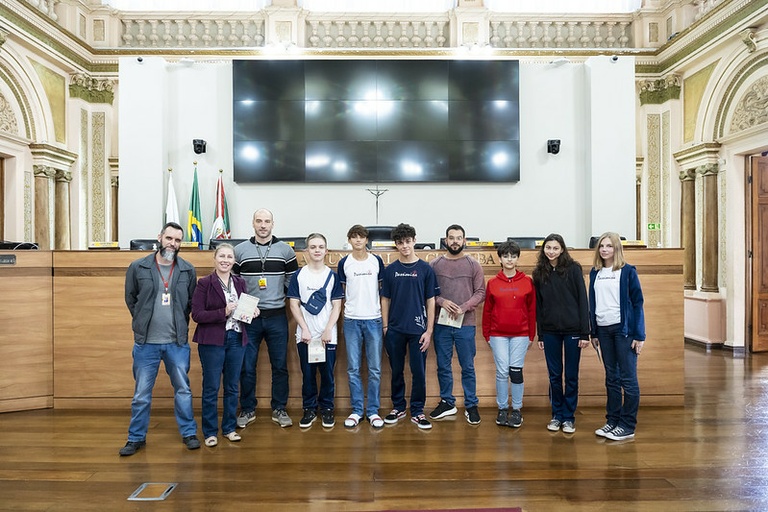 Estudantes do Colégio Passionista visitam a Câmara de Curitiba