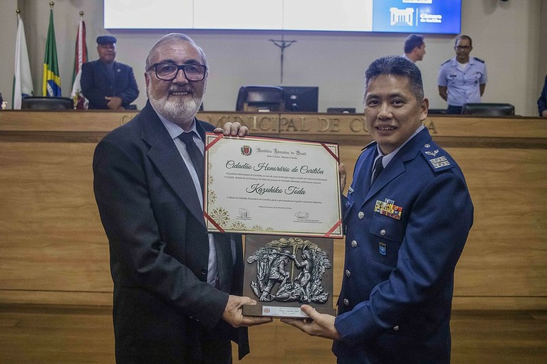 Ex-comandante do Cindacta II recebe Cidadania Honorária de Curitiba