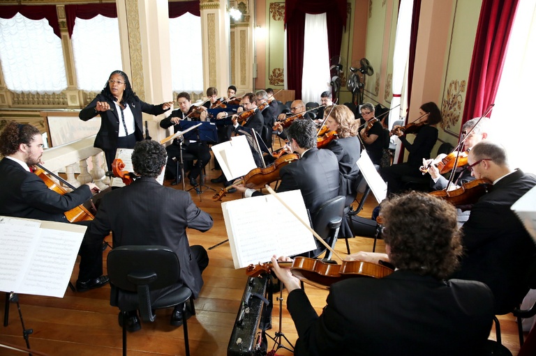 FCC nega que diferença salarial de músicos cause disparidade na Camerata