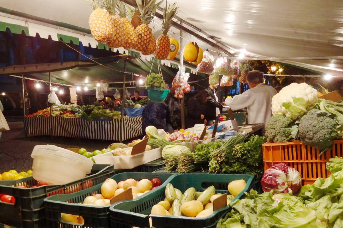 Feiras podem ter distribuição de sobras de alimentos e recicláveis