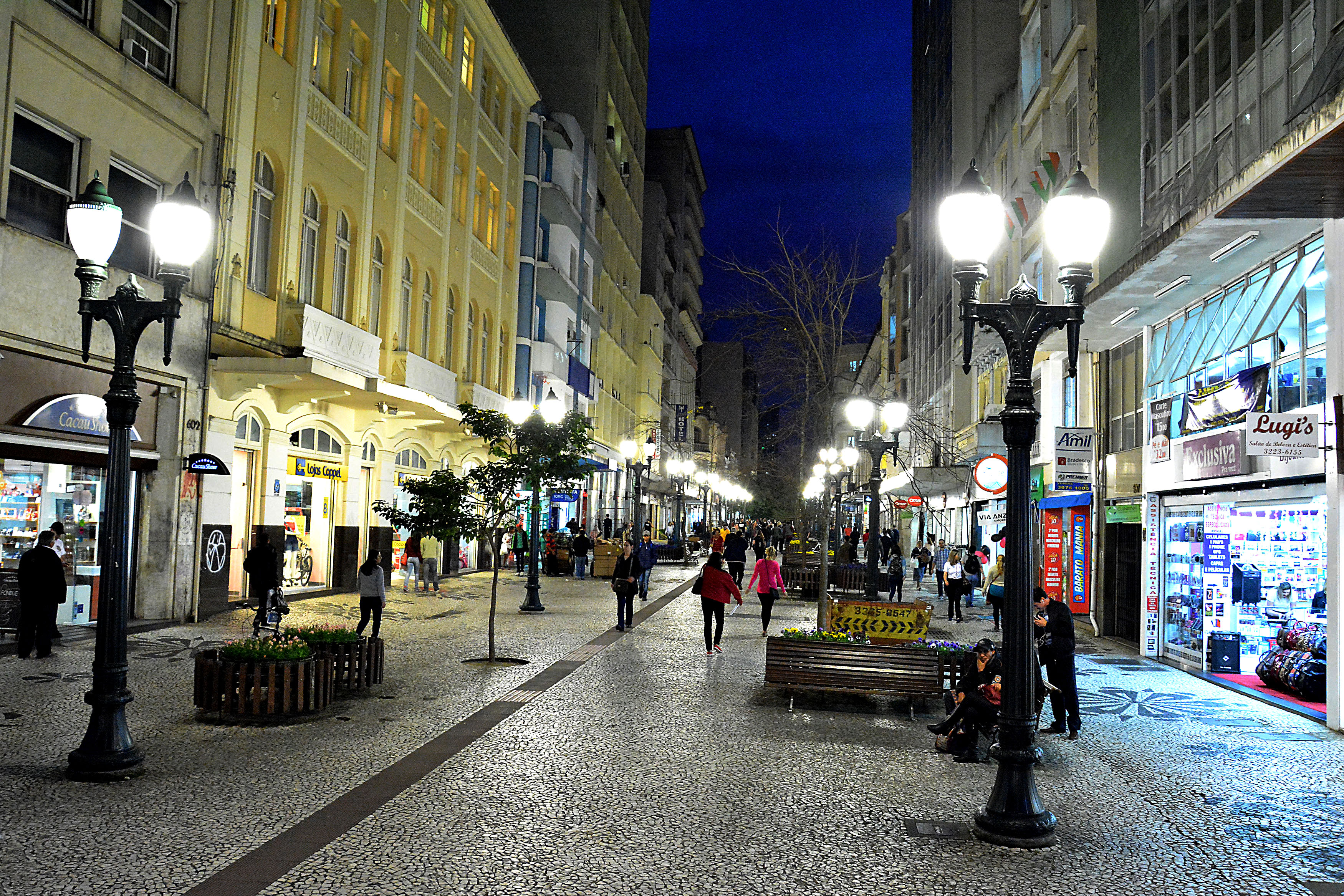 Flexibilização do horário comercial em Curitiba começa em 1º de dezembro