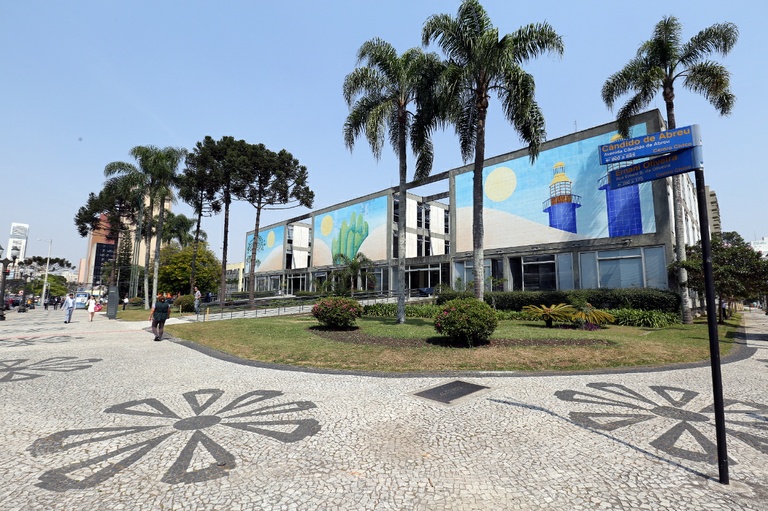 Funcionários temporários no serviço público de Curitiba podem aumentar