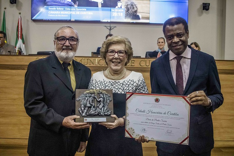 Fundadora da escola de dança Studio D1, Dora Soares recebe Cidadania de Curitiba