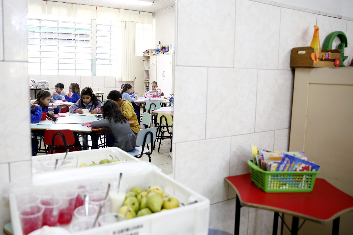 Gasto mensal com merenda escolar foi de R$ 10,4 mi em 2014