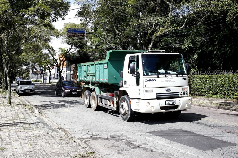 GPS pode ser obrigatório em caminhões de coleta de lixo 