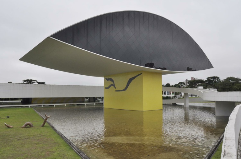 Homenagem ao arquiteto Oscar Niemeyer na ordem do dia 