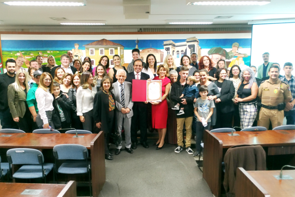 Homenagem na Câmara marca 90 anos da Escola Dom Pedro II