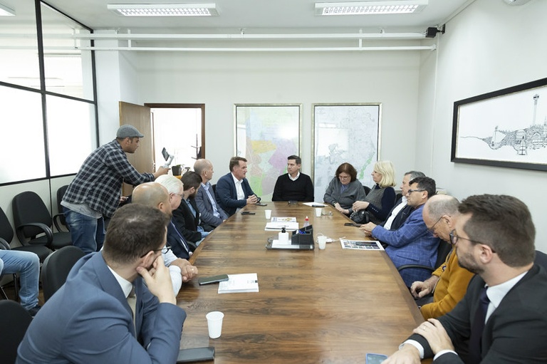 Hospitais pedem ajuda emergencial, Câmara e Prefeitura buscam soluções