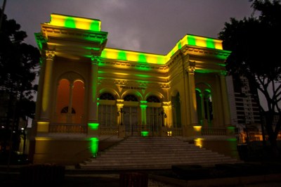 Palacio verde e amarelo - Leticia