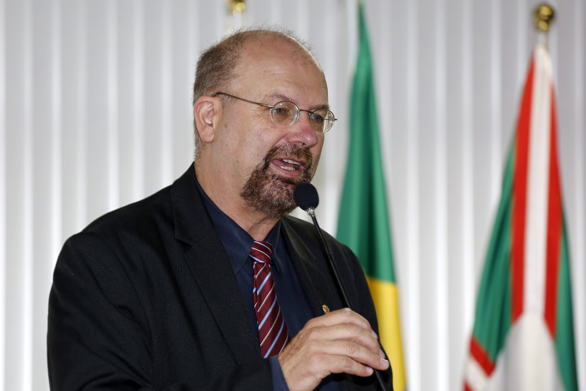 Jorge Bernardi propõe debate sobre dívida pública brasileira 