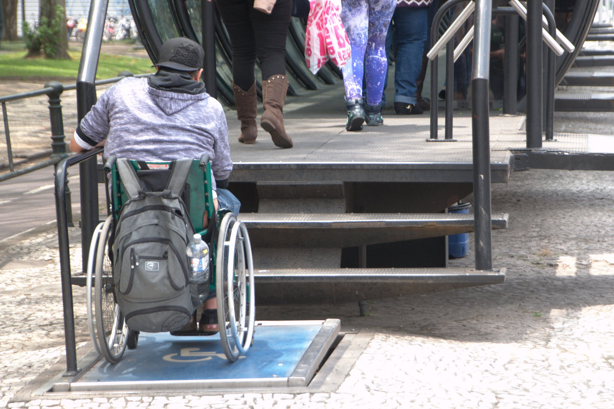 Julieta Reis quer saúde mais perto de casa para pessoa com deficiência