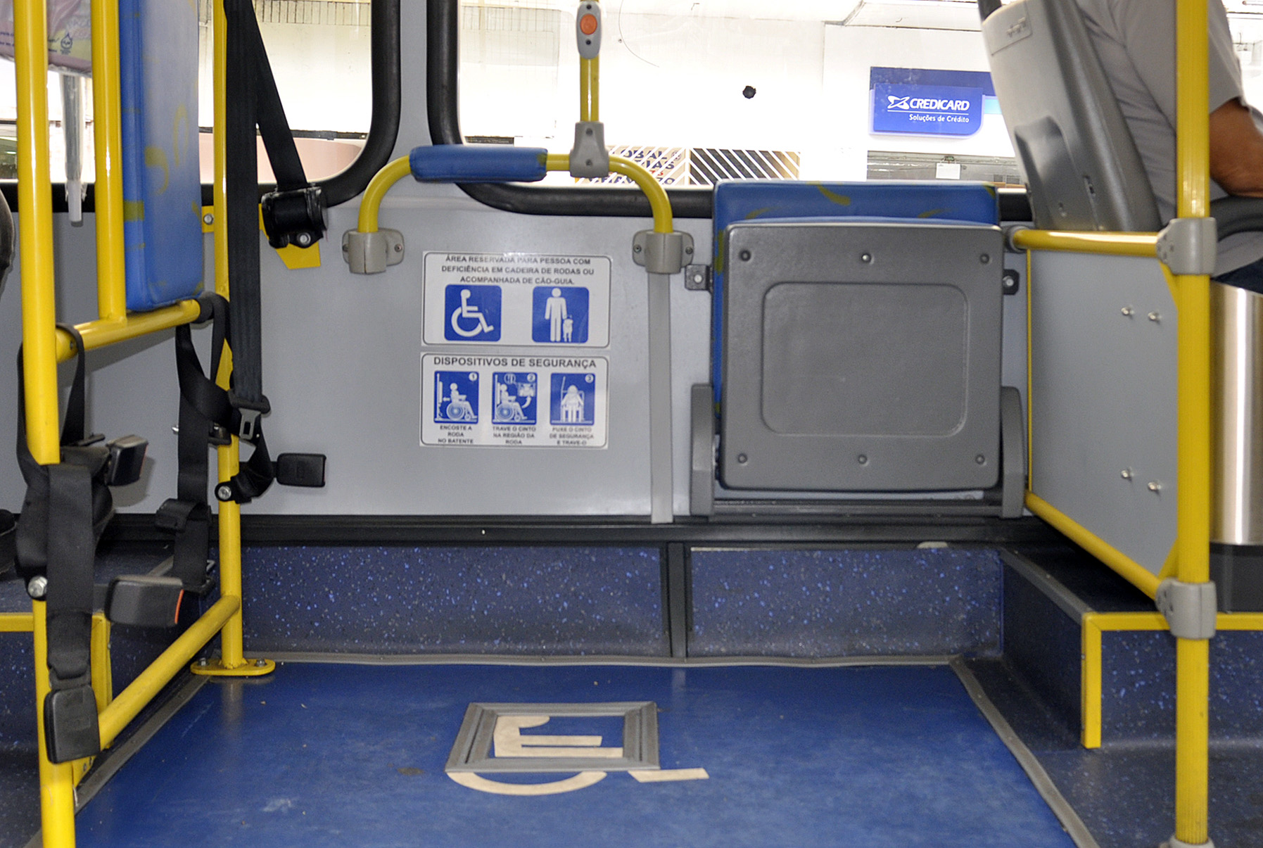 Legislação acata acessibilidade para carrinhos de bebê em ônibus 