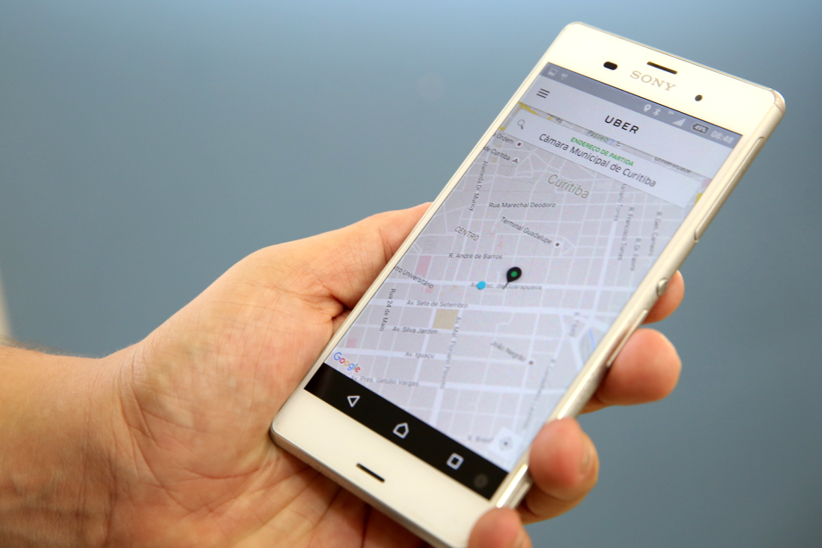 Legislação analisa projeto que regulamenta serviços como o Uber 