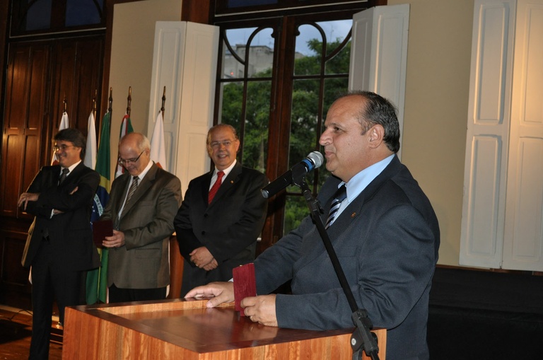 Líder homenageado por conselho regional 