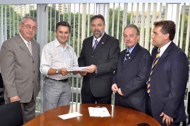 Luciano Ducci assume a prefeitura de Curitiba 