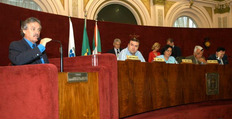Mario Celso condena medida provisória contra ferroviários 