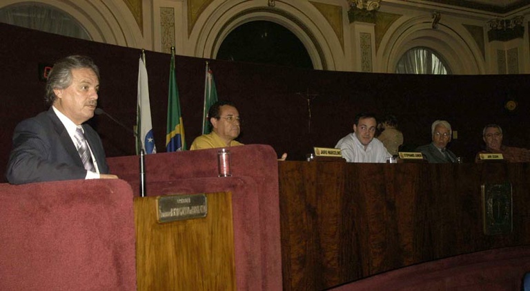 Mario Celso contesta afirmações de Krajcberg 