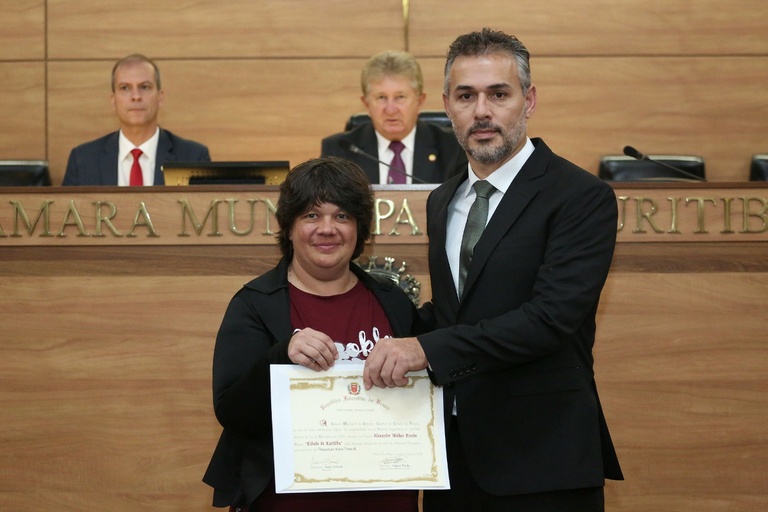 Médico veterinário, Alexander Biondo recebe Cidadania Honorária na quarta