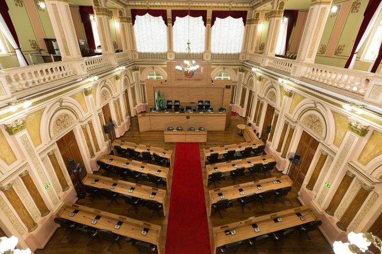 Mudanças partidárias refletem na Câmara de Curitiba