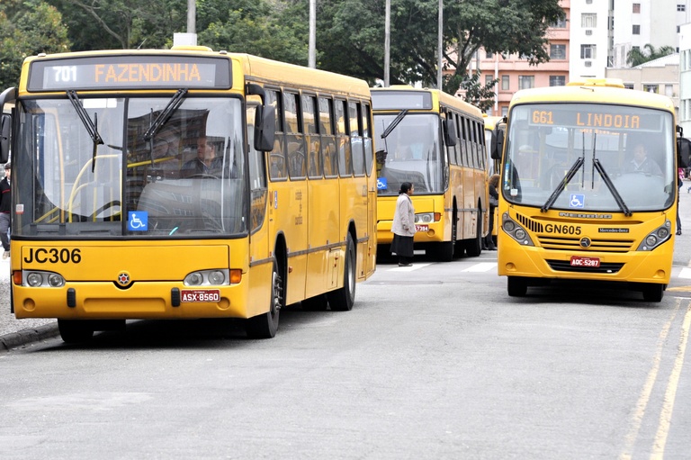 Mulher poderá descer do ônibus fora do ponto depois das 22h