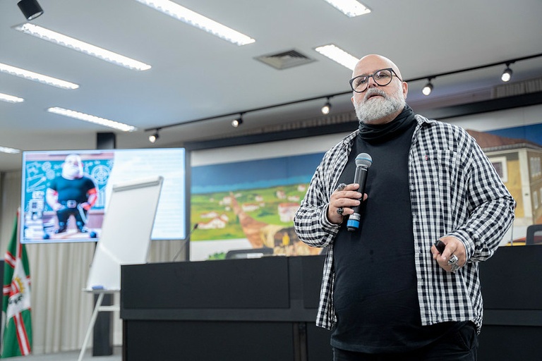 Na CMC, Rapha Lobo falou sobre educação socioemocional no trabalho