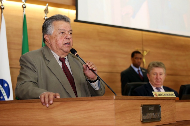 Nos Bairros: Marcelino sugere obras nas leis orçamentárias