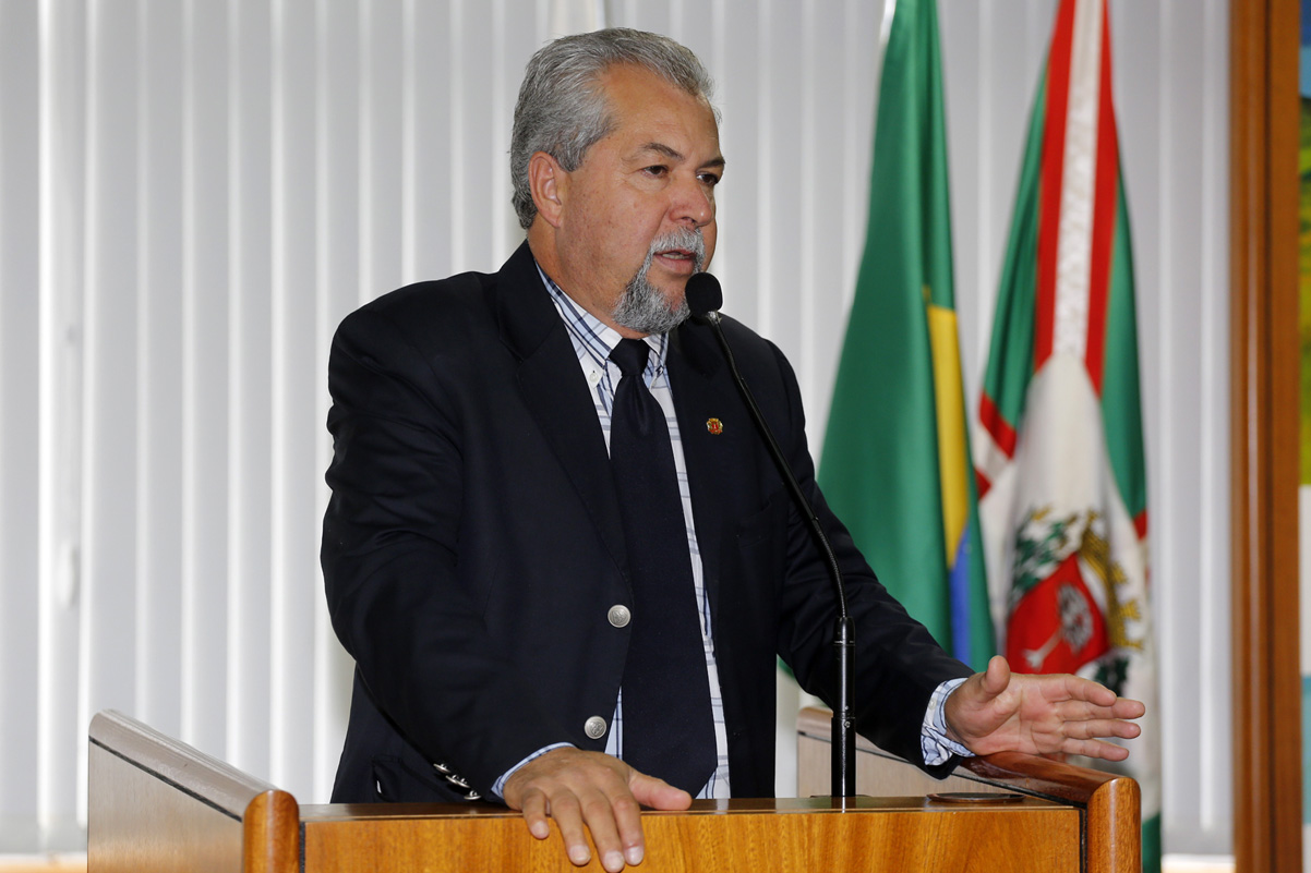 Nos Bairros: Sugerida ilha para frente do Politécnico da UFPR