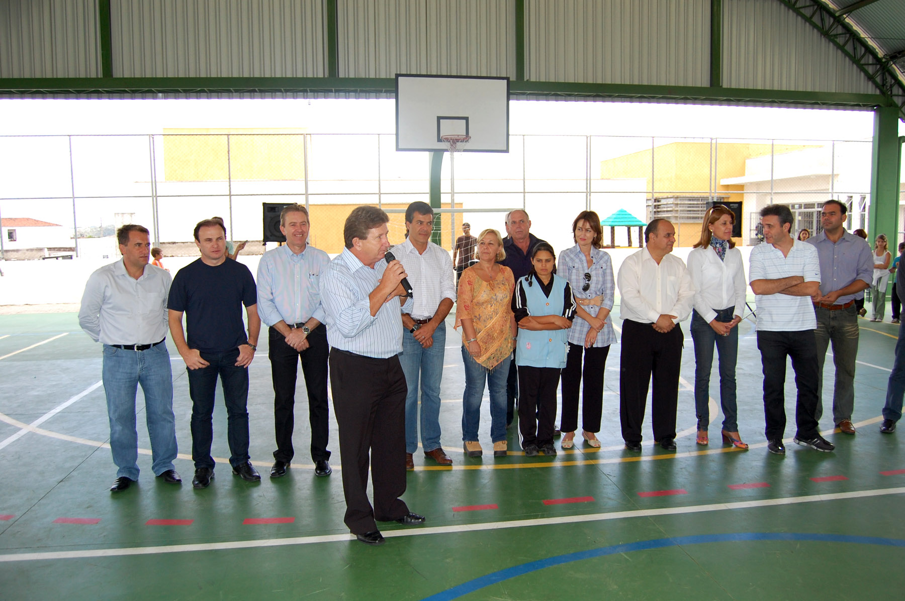 Nova quadra em escola beneficia  programa 