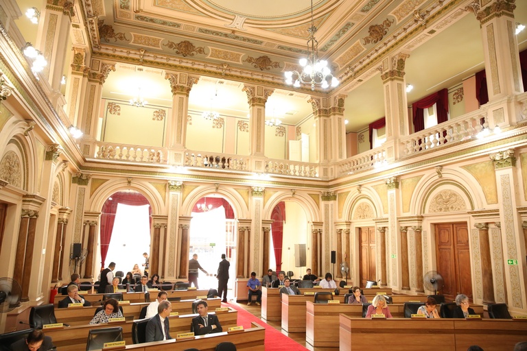 Ofício contra projeto de estudo de gênero gera debate em plenário