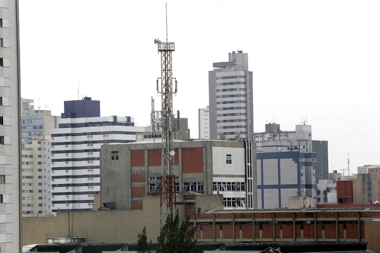 Operadoras elogiam lei das antenas de telefonia móvel 