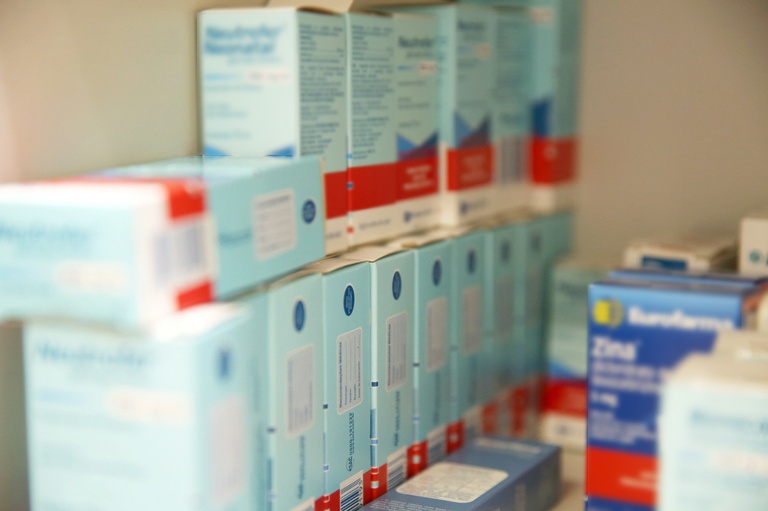 Pagamento de remédio pode ter prioridade em fila de farmácia