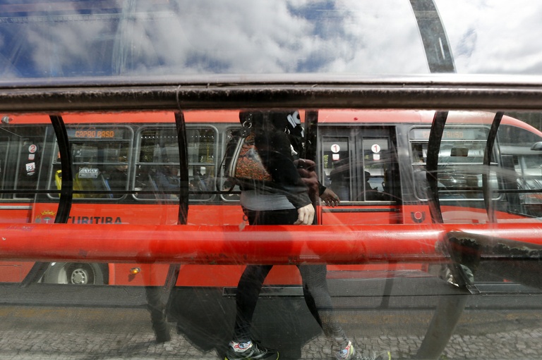 Parecer sobre ônibus exclusivos para mulheres será analisado dia 18 