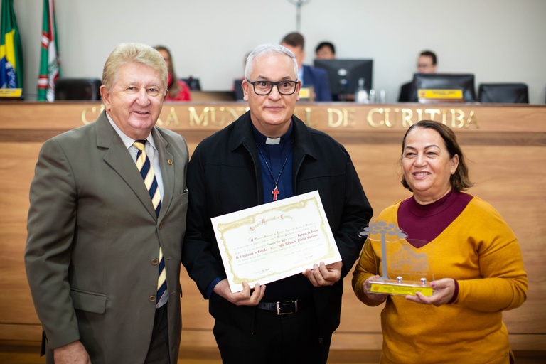 Pastoral da Saúde de Curitiba recebe homenagem na Câmara de Vereadores