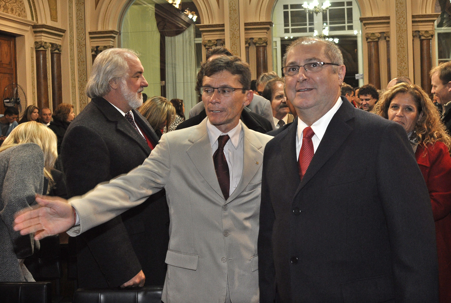 Paulo Bernardo recebe cidadania curitibana 