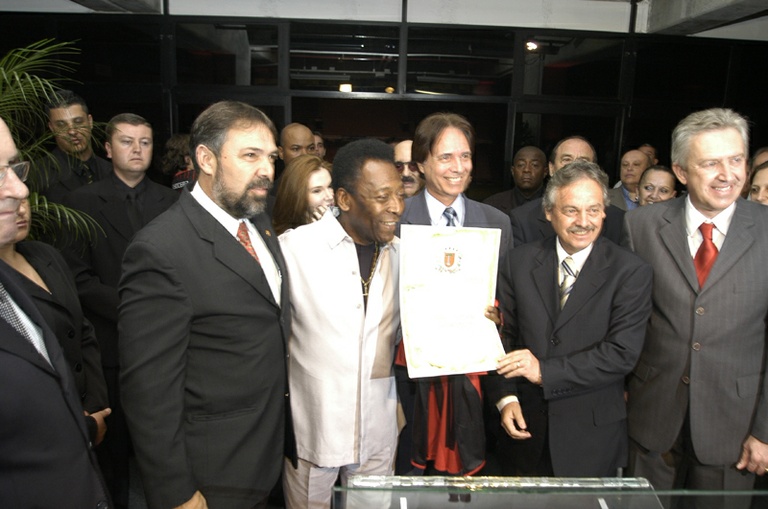 Pelé é Cidadão Honorário de Curitiba 